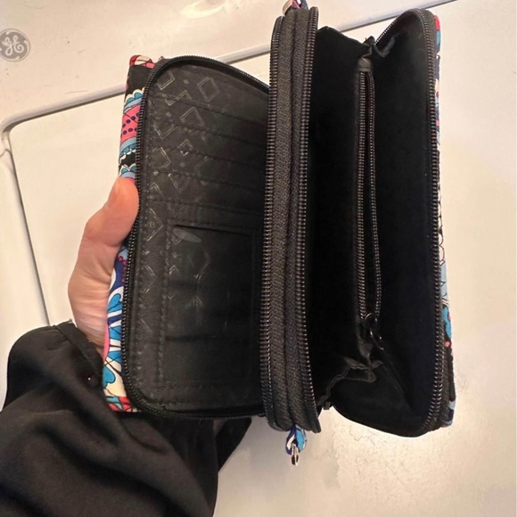 Vera Bradley Crossbody All in one wallet - Picture 4 of 4